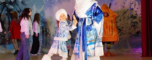 Районный конкурс «Дед Мороз и Снегурочка-2025»: артистизм и праздничное настроение