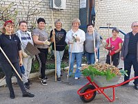 Аркадакские жители активно трудятся на осенних субботниках