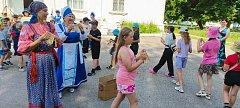  В аркадакском  городском парке отметили День косоворотки