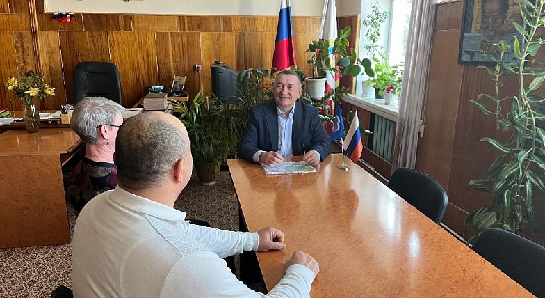 Депутат Саратовской областной думы Василий Кравцов провёл в своём избирательном округе очередной приём граждан