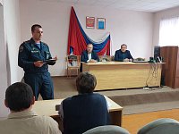 Обеспечение безопасности жителей Аркадакского района в осенне-зимний период обсудили участники заседания КЧС