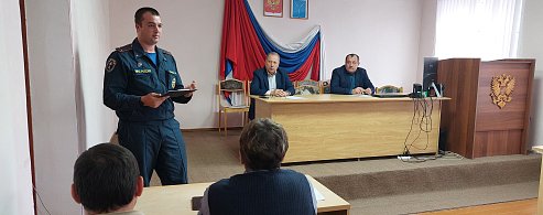 Обеспечение безопасности жителей Аркадакского района в осенне-зимний период обсудили участники заседания КЧС