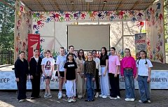 В лагере «Колос» Балашовского района прошёл межлагерный фестиваль детского творчества «Летняя мозаика».