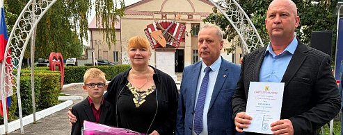 Сегодня чествовали тех, кто бережёт традиции и растит будущее страны