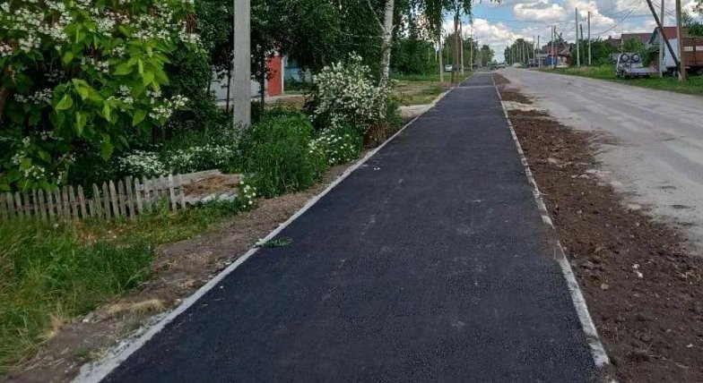 На улице Степана Разина - новый тротуар