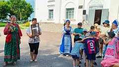  В аркадакском  городском парке отметили День косоворотки