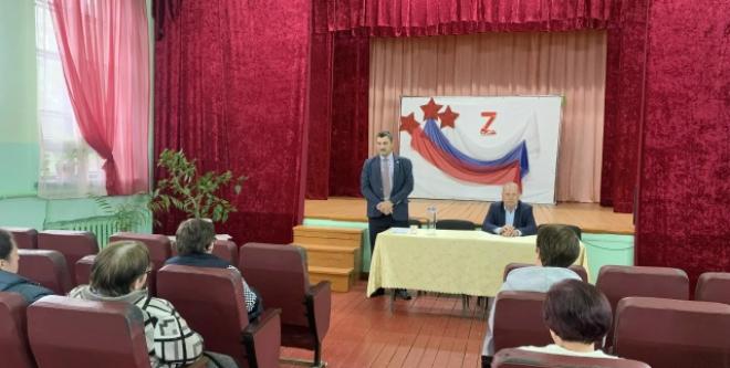Глава района Николай Луньков общался с жителями села Баклуши