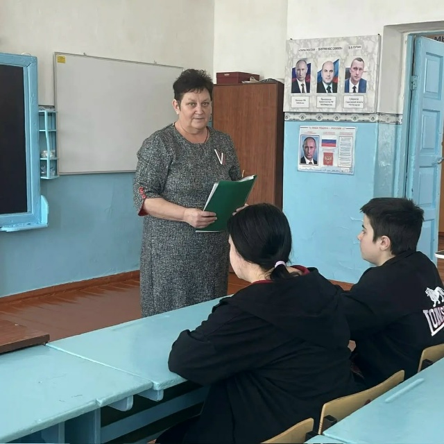 кистендейские девятиклассники.jpg