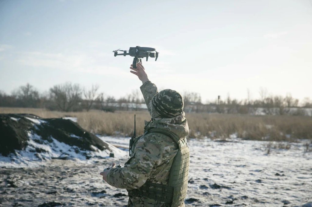 Военкомат ведет набор граждан для охраны предприятий региона от атак БПЛА.jpg