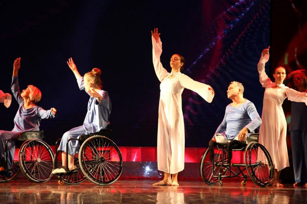 В ДК «Россия» проходит инклюзивный фестиваль «Культура без границ».jpg