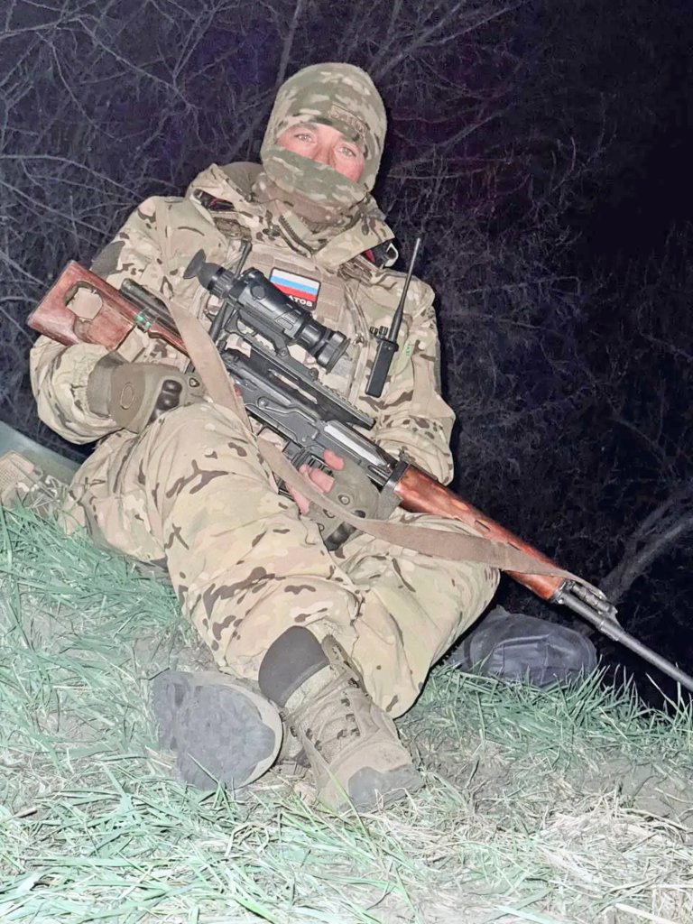адаменков в маске.jpg