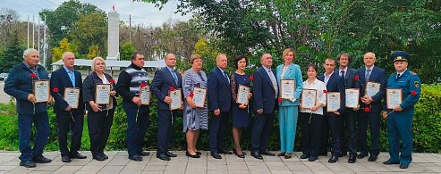 Сегодня состоялось торжественное событие - обновили районную Доску почёта
