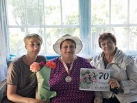 Вера Коновалова из Красного Знамени принимала поздравления с 70-летием