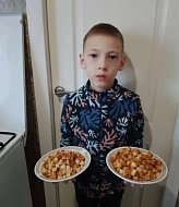 Аркадакские дети заготовили сухарики для бойцов, выполняющих воинский долг в зоне СВО