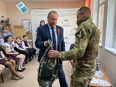 Глава Аркадакского района встретился с мобилизованным военным и волонтёрами