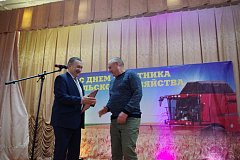 В Аркадакском районе свой профессиональный праздник отметили работники сельского хозяйства и перерабатывающей промышленности