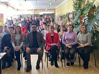 Аркадакские волонтеры из медицинского колледжа встретились с Всеволодом Хаценко