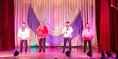 Первомайские праздники начались в Аркадаке с юбилея  ансамбля «Родник» 