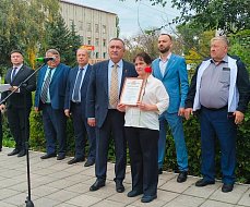 Сегодня состоялось торжественное событие - обновили районную Доску почёта