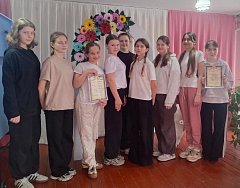 Весёлый старт весны: аркадакские школьницы покорили "Весенний экспресс"