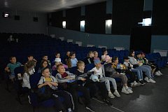 В кинотеатре «Мир» дети перед сеансом мультфильмов делились секретами дружбы