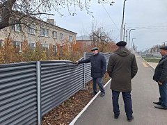 Депутат областной думы Василий Кравцов проверил состояние объектов благоустройства в Аркадаке 