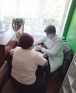В Аркадакском районе продолжаются выезды мобильных бригад медиков в сельские поселения
