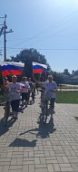 Аркадакцы на велосипедах с флагами России проехали по улицам города