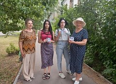 «Серебряные» волонтеры призвали жителей Аркадака поддержать всероссийскую акцию «Свеча памяти» и зажечь свои свечи