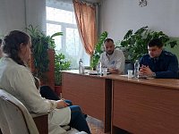 Главный врач Александр Плеханов провел встречу с жителями района в конференцзале поликлиники