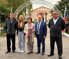 Сегодня чествовали тех, кто бережёт традиции и растит будущее страны