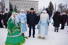 Деды Морозы со всего района собрались на главной аркадакской площади