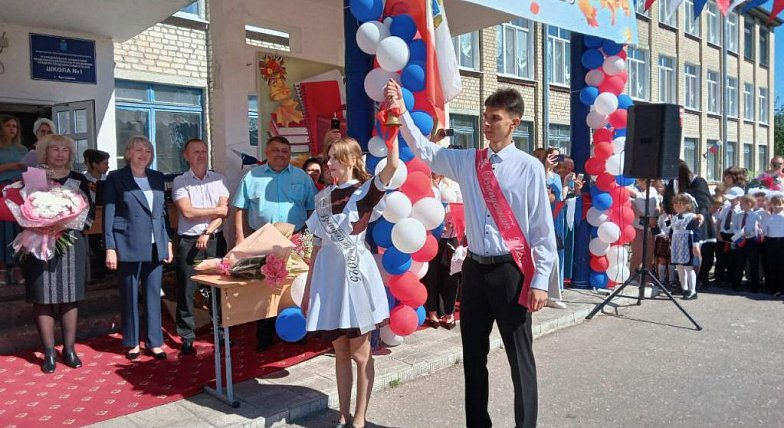 В школах Аркадака прозвенели последние звонки