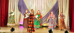 Первомайские праздники начались в Аркадаке с юбилея  ансамбля «Родник» 