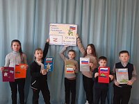 Дети из села Семёновки адресовали свои аппликации солдатам Российской армии