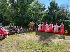 В Аркадаке на Медовый Cпас провели фольклорный праздник