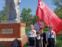 Аркадакские школьники участвуют в акции «Часовой у Знамени Победы»