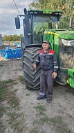 Глава крестьянско-фермерского хозяйства Денис  Шишканов рассказал корреспондентам о ходе уборочной