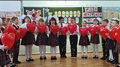 Аркадакские первоклашки покорили сердца своих мам и бабушек