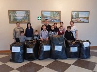 Аркадакские учителя и школьники передали бойцам гуманитарную помощь