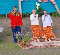 Улица Красная в селе Большая Журавка пела и танцевала