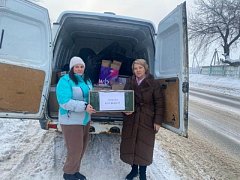 Активистки женсовета Аркадакского района продолжают помогать бойцам