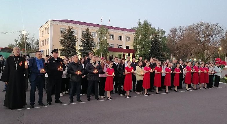 Аркадакцы зажгли свечи в память о погибших воинах Великой Отечественной