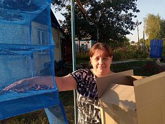 Аркадакские женщины для наших  бойцов сушат яблоки и варят варенье