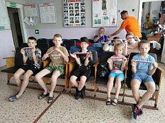 В честь Дня России в Аркадакском районе прошла патриотическая акция «Российский триколор»