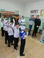 Аркадакские первоклашки устроили праздник мужества для своих пап