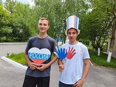 В преддверии Дня России аркадакские студенты изготовили тематические сувениры