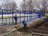 В городском парке Аркадака завершаются работы по строительству спортивной площадки