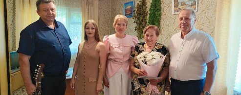 Столетний юбилей отметила жительница Аркадака Алевтина Каширина