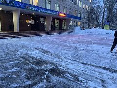 Территории лечебных и социозащитных учреждений оперативно расчищаются от снега